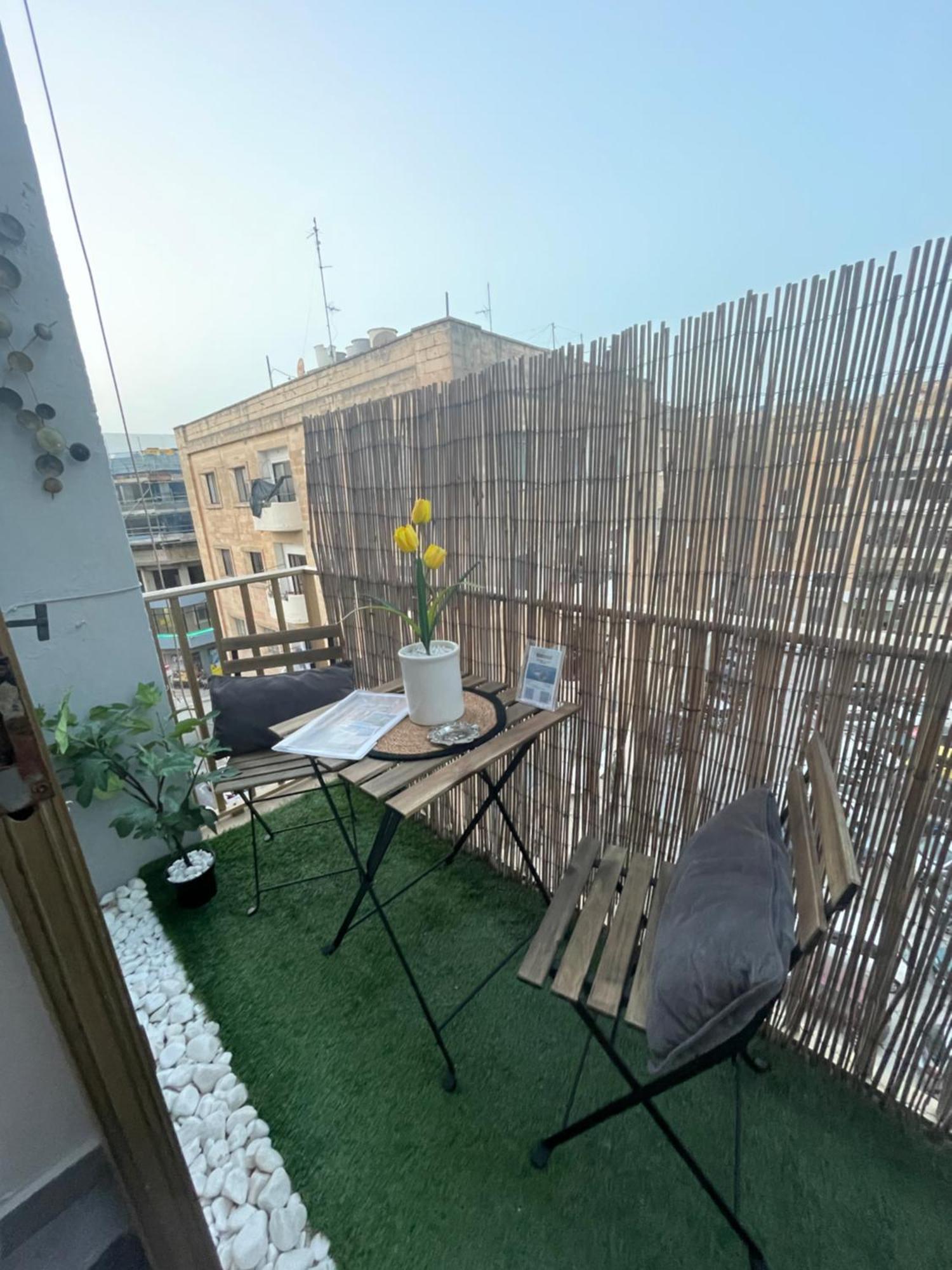 Cozy Gzira Apt, Prime Location, Top View