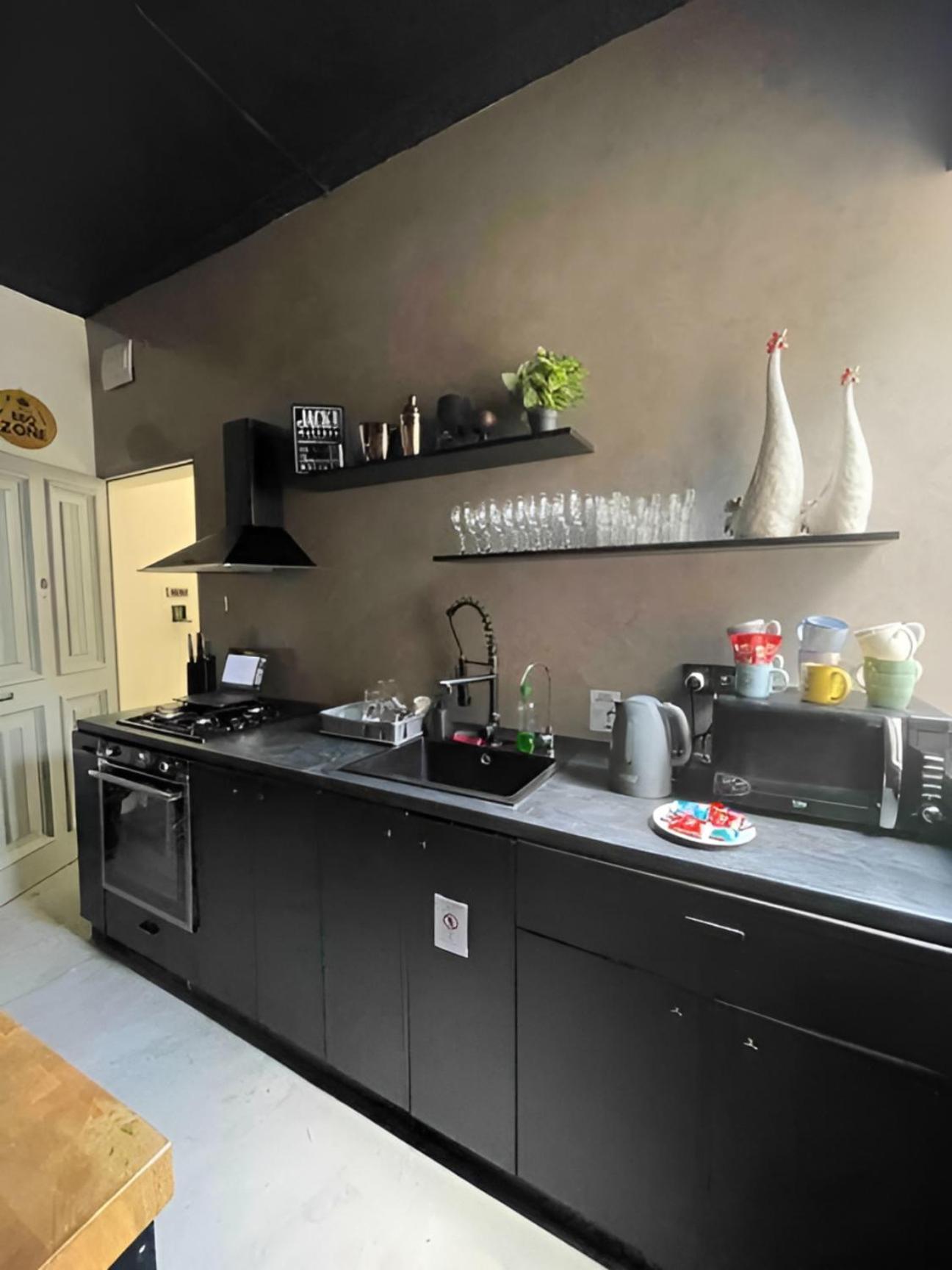 شقة Cozy Apt, Prime Location, View *